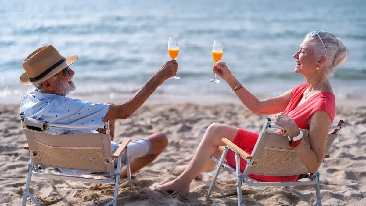 best beach towns for retirement - banner