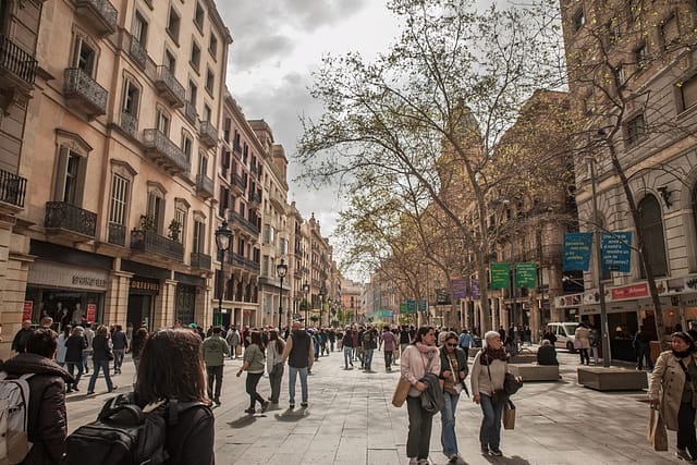 Barcelona Spain - April 5 2025: Crowds Along Las Ramblas
