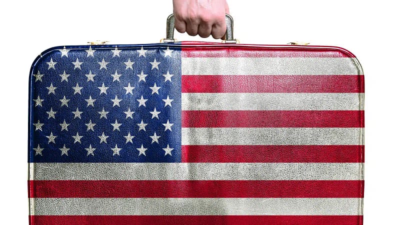 why are Americans leaving America - banner